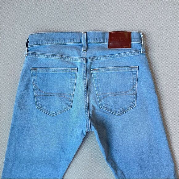 Hollister Epic Flex Light Wash Skinny Jeans Size w26xL30 - Picture 3 of 6